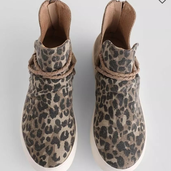 Very G Tan Leopard Shoes size 8 - Picture 7 of 7